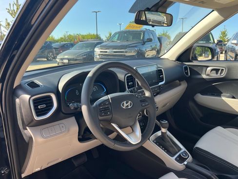New 2026 Hyundai Venue SEL FWD image 21