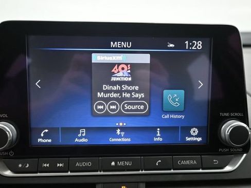 Used 2025 Nissan Altima 2.5 SV FWD image 13