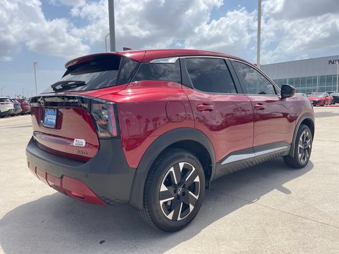 Certified 2025 Nissan Kicks SV AWD/4WD image 5