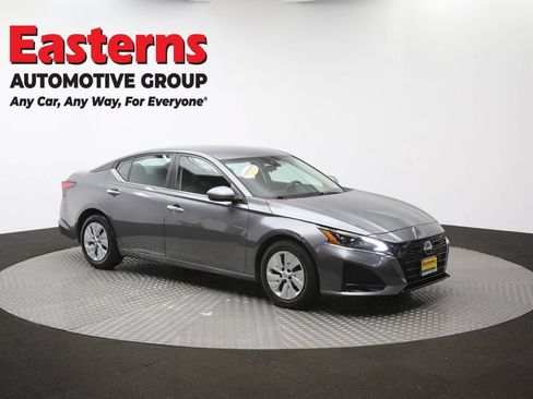 Used 2023 Nissan Altima 2.5 S FWD image 47