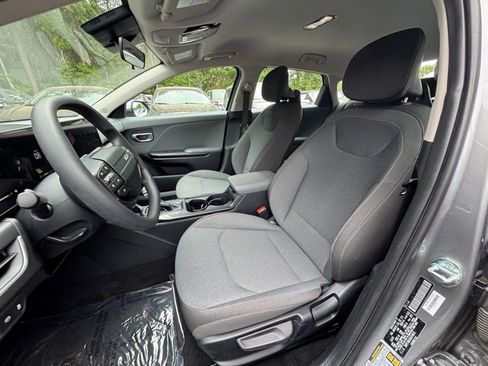 Used 2025 Kia K4 LXS FWD image 37