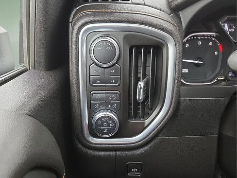 Used 2022 GMC Sierra 2500 AT4 w/ AT4 Preferred Package AWD/4WD image 22