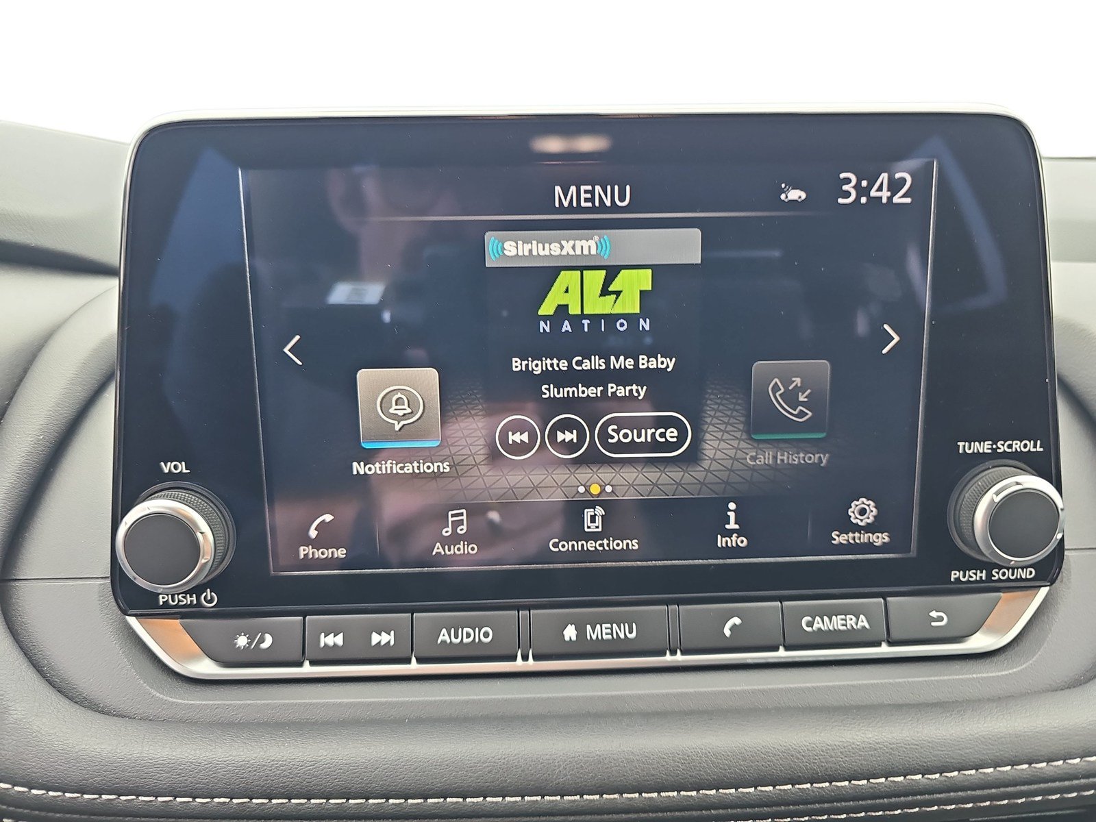 Used 2026 Nissan Rogue SV FWD image 19