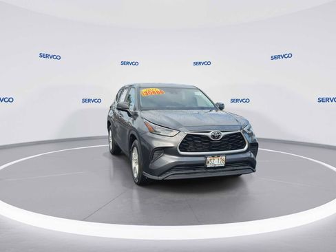 Used 2023 Toyota Highlander L image 2