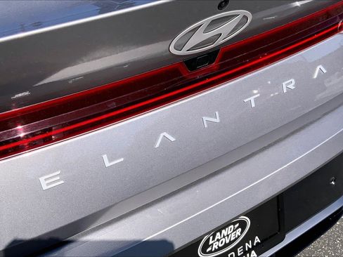 Used 2024 Hyundai Elantra Limited image 31