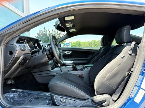 Used 2017 Ford Mustang Coupe RWD image 16