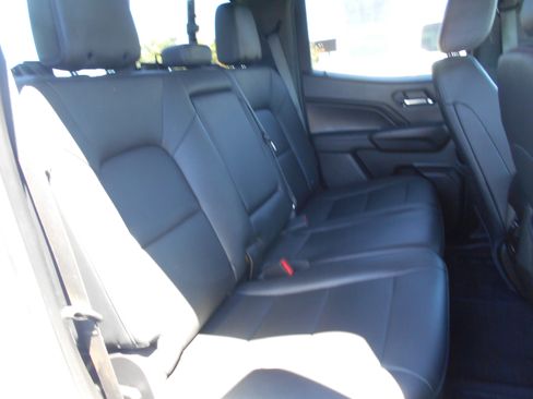 Used 2025 Chevrolet Colorado LT w/ LT Convenience Package AWD/4WD image 12