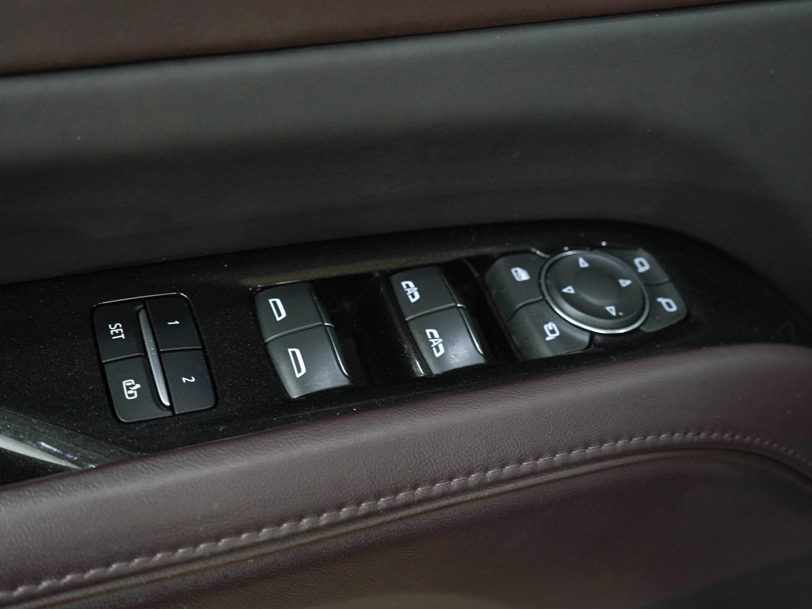 Used 2022 Cadillac Escalade Sport Platinum w/ Heavy-Duty Trailer Package AWD/4WD image 24