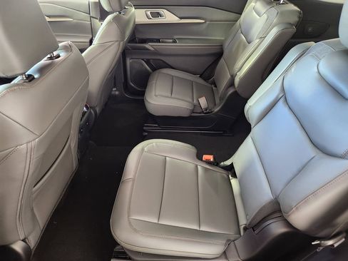New 2026 Ford Explorer Active w/ Active Comfort Package AWD/4WD image 14