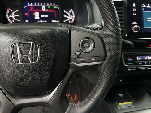 Used 2025 Honda Passport TrailSport image 16