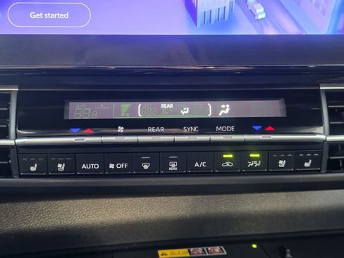 Used 2025 Toyota Sienna Platinum image 15