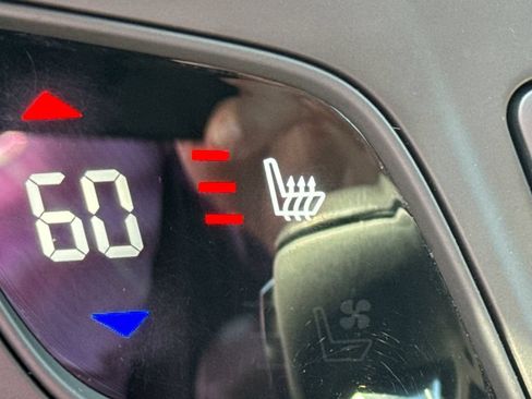 Used 2019 Buick Envision Essence FWD image 14