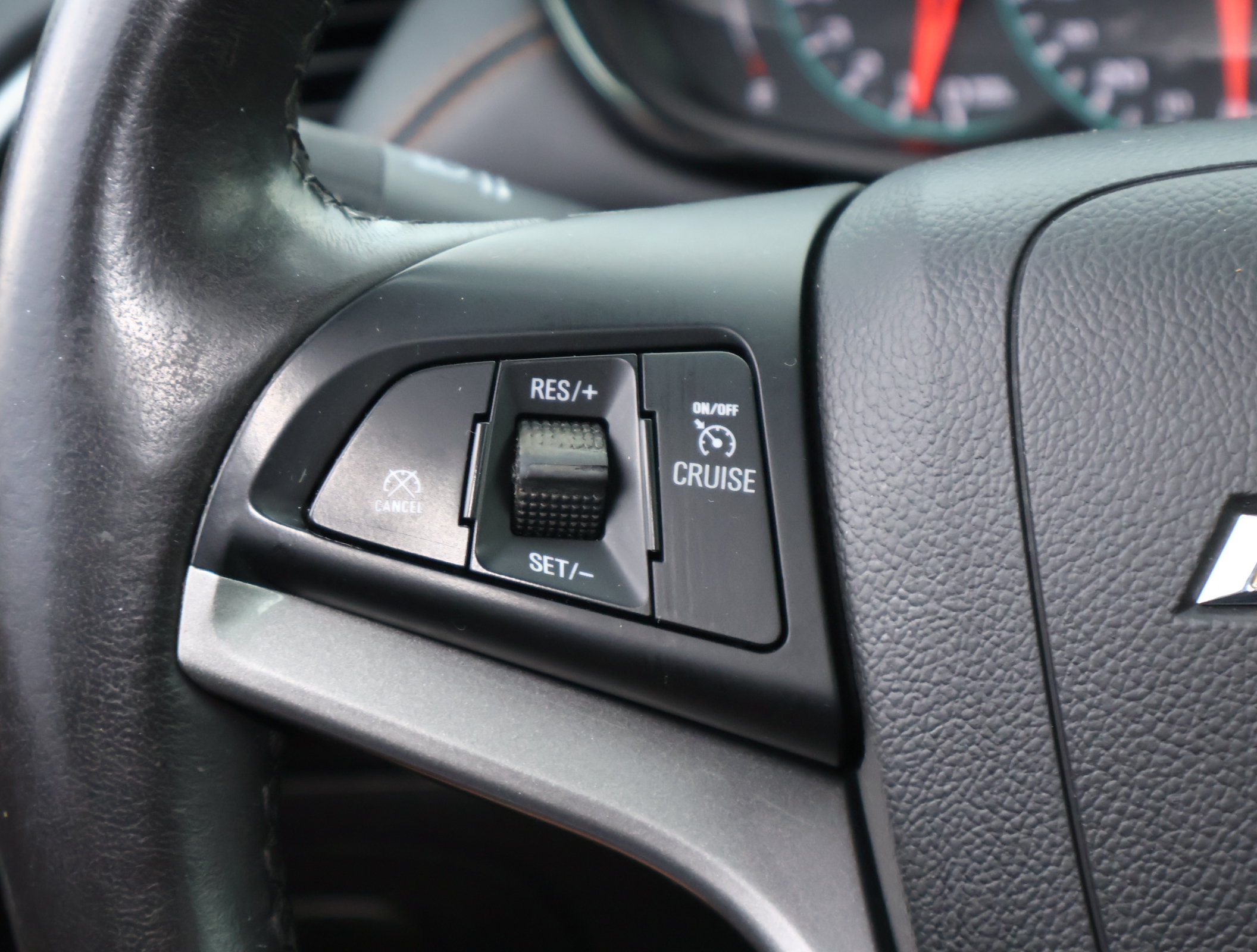 Used 2020 Chevrolet Trax LT w/ LT Convenience Package FWD image 13
