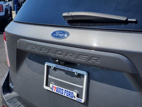 Used 2023 Ford Explorer XLT w/ Equipment Group 202A image 30