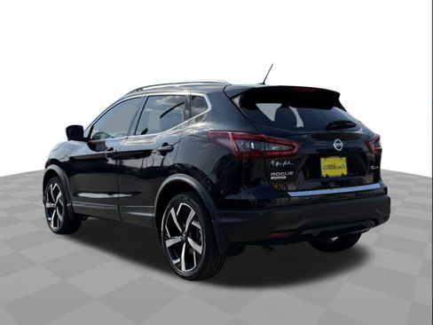 Used 2022 Nissan Rogue Sport SL AWD/4WD image 3