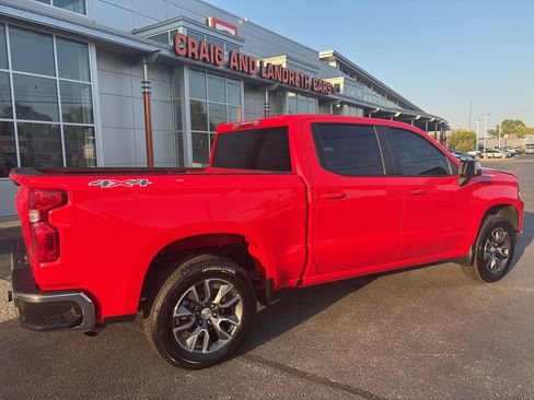 Used 2025 Chevrolet Silverado 1500 LT image 3