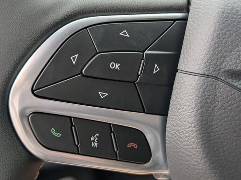 New 2027 Chrysler Pacifica Select FWD image 15