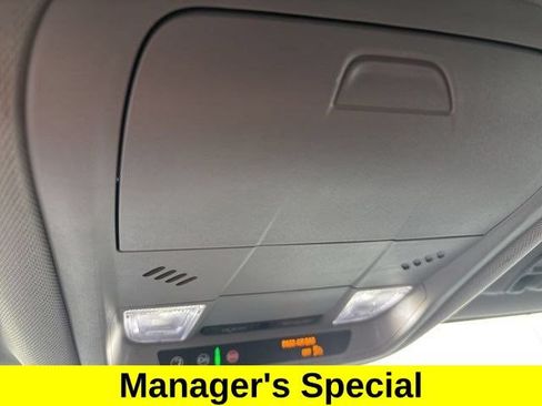 Used 2023 GMC Acadia SLE w/ Driver Convenience Package FWD image 28