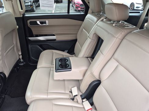 Used 2024 Ford Explorer XLT w/ Equipment Group 202A image 16