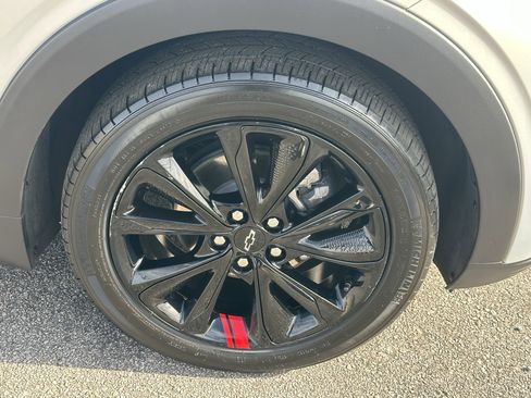 Used 2023 Chevrolet Bolt EUV LT w/ Convenience Package image 15