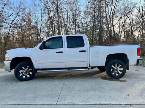 Used 2008 Chevrolet Silverado 2500 LT w/ 2LT Convenience Package image 4
