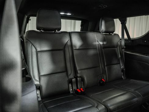 Used 2021 Chevrolet Suburban Z71 image 43