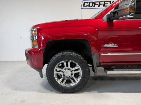 Used 2019 Chevrolet Silverado 2500 High Country AWD/4WD image 10