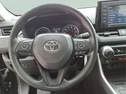 Used 2022 Toyota RAV4 LE AWD/4WD image 15