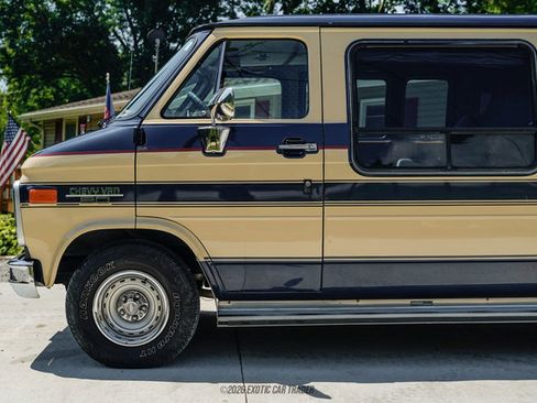 Used 1988 Chevrolet G20 RWD image 4