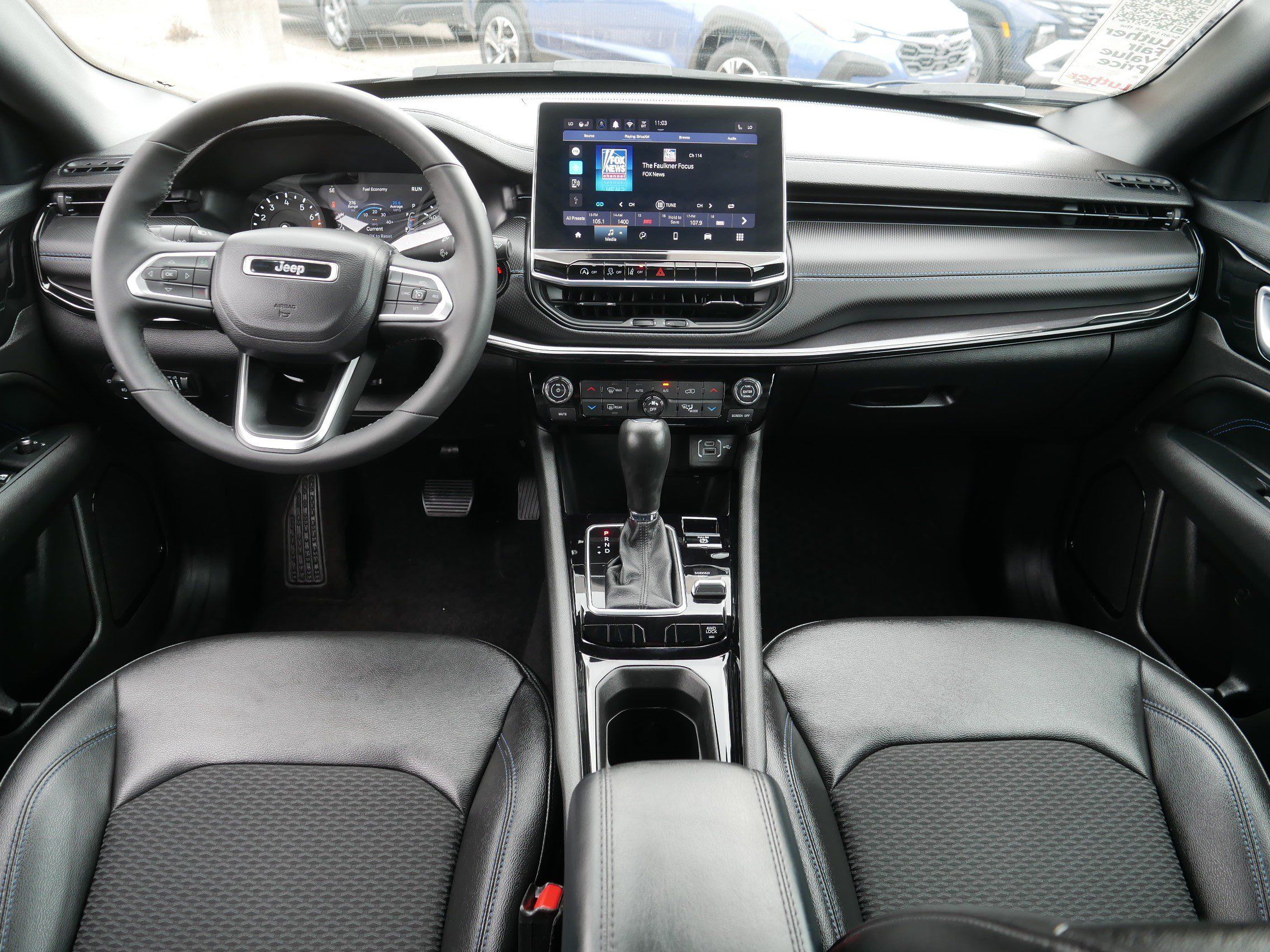 Used 2025 Jeep Compass Latitude w/ Convenience Group AWD/4WD image 10