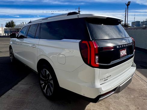 New 2025 Ford Expedition Max Platinum w/ Driver's Package image 4