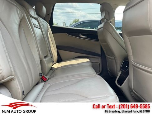 Used 2019 Lincoln Nautilus Select AWD/4WD image 36