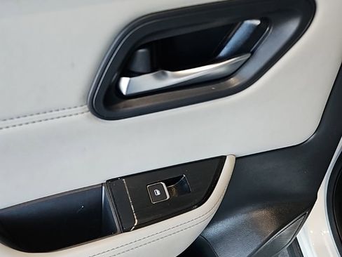 Used 2023 Nissan Rogue SL w/ SL Premium Package image 22