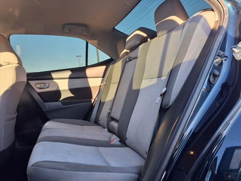 Used 2017 Toyota Corolla image 7