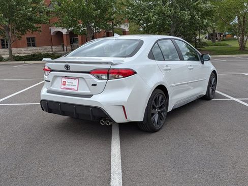 Used 2023 Toyota Corolla SE w/ Carpet Mat Package (TMS) FWD image 5