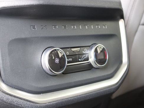Used 2025 Ford Expedition Active AWD/4WD image 10