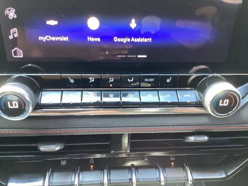 Used 2023 Chevrolet Colorado Z71 w/ Z71 Convenience Package 2 AWD/4WD image 22