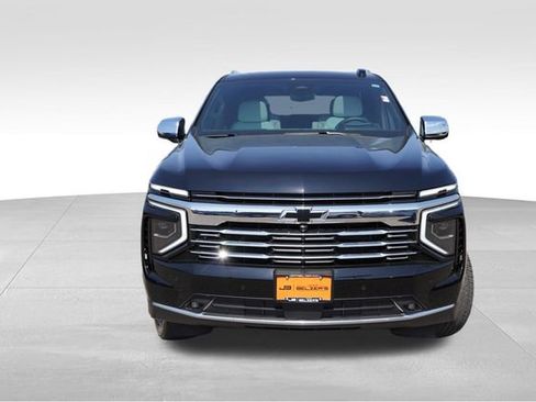 Used 2025 Chevrolet Tahoe Premier AWD/4WD image 12
