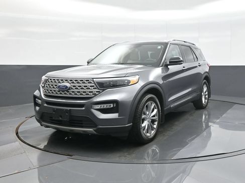 Used 2022 Ford Explorer Limited w/ Equipment Group 301A AWD/4WD image 3