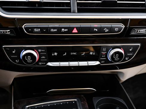 Used 2018 Audi Q7 3.0T Prestige image 31