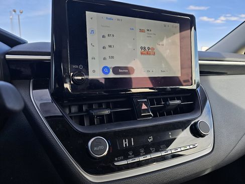 Used 2025 Toyota Corolla LE image 14