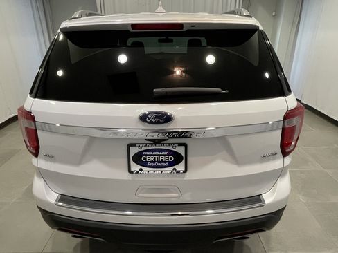 Used 2018 Ford Explorer XLT w/ Equipment Group 201A AWD/4WD image 5