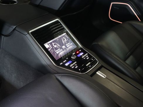 Certified 2023 Porsche Panamera Platinum Edition image 20