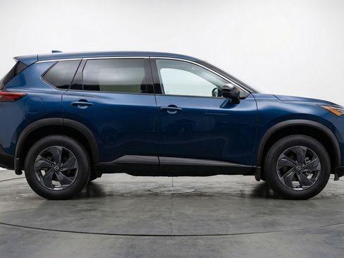 Used 2025 Nissan Rogue SV AWD/4WD image 11