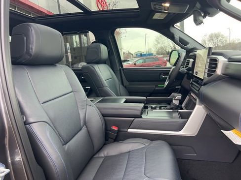 Used 2025 Toyota Tundra Platinum image 40