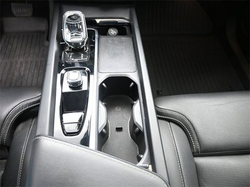 Certified 2022 Volvo XC60 B6 Inscription w/ Advanced Package image 13