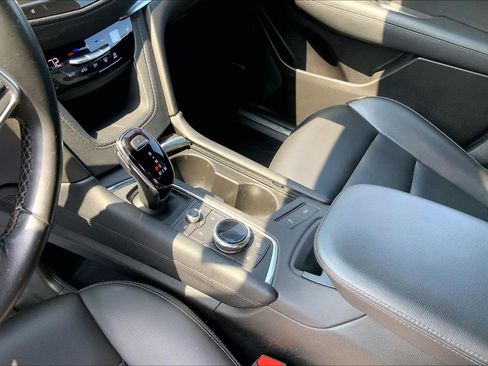 Used 2023 Cadillac XT5 Luxury FWD image 16