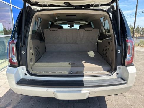 Used 2015 GMC Yukon XL SLT w/ Open Road Package AWD/4WD image 9