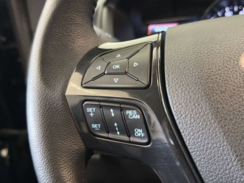 Used 2018 Ford Explorer XLT w/ Equipment Group 202A AWD/4WD image 39
