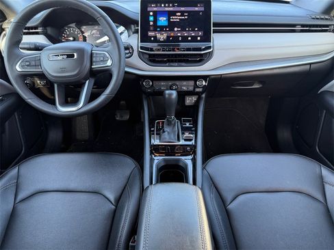 Certified 2024 Jeep Compass Limited image 10